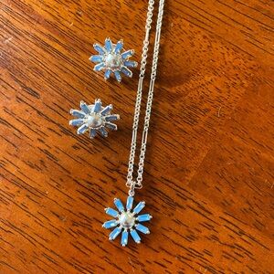 Kendra Scott Blue and Silver Floral Necklace Set